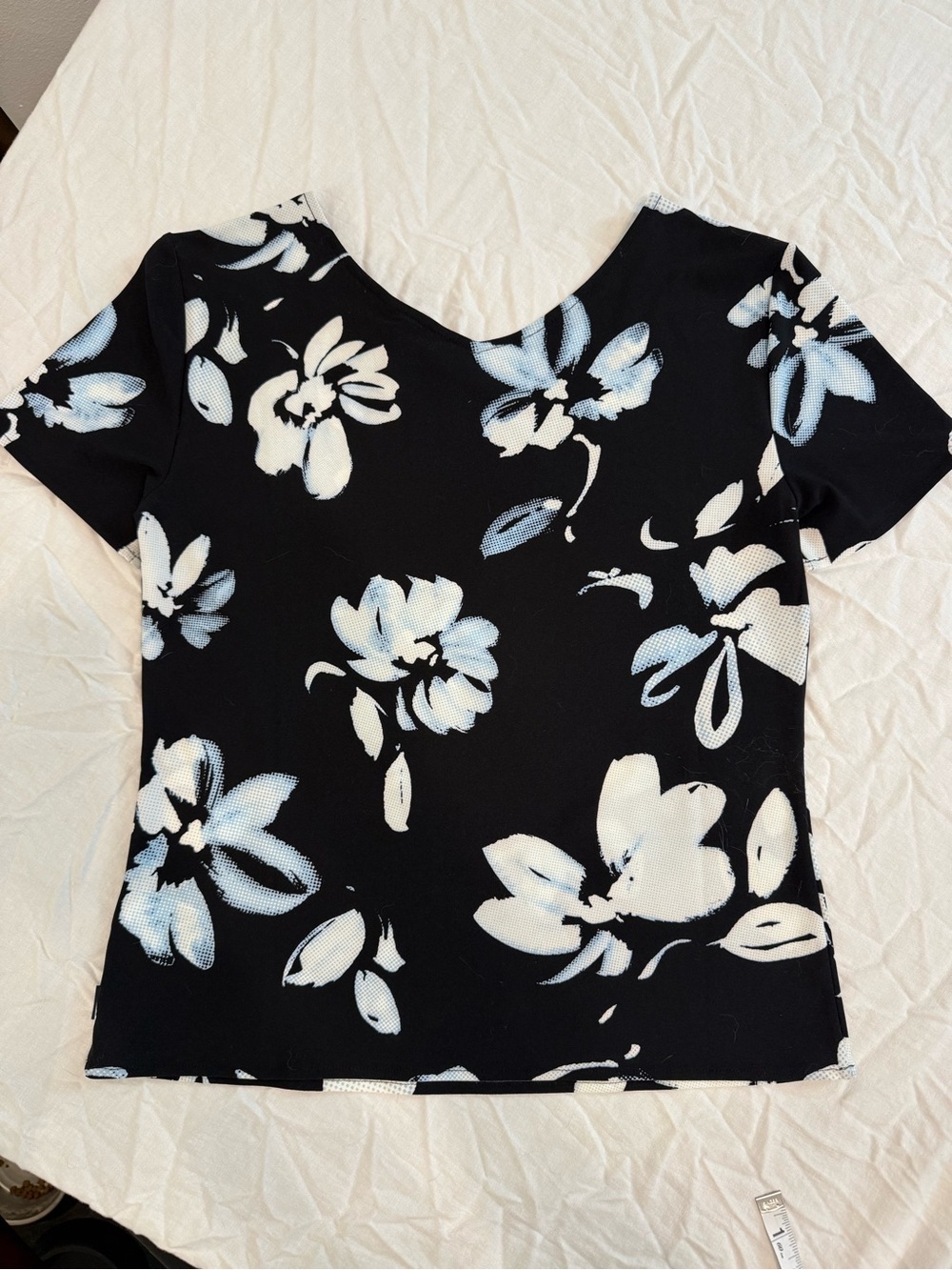 NWT Women’s Calvin Klein Black, Blue and White Abstract  Floral Blouse Size XS